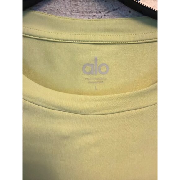 Alo Mens Soft Butter Yellow Long Sleeve Workout Top Size L - Picture 2 of 3